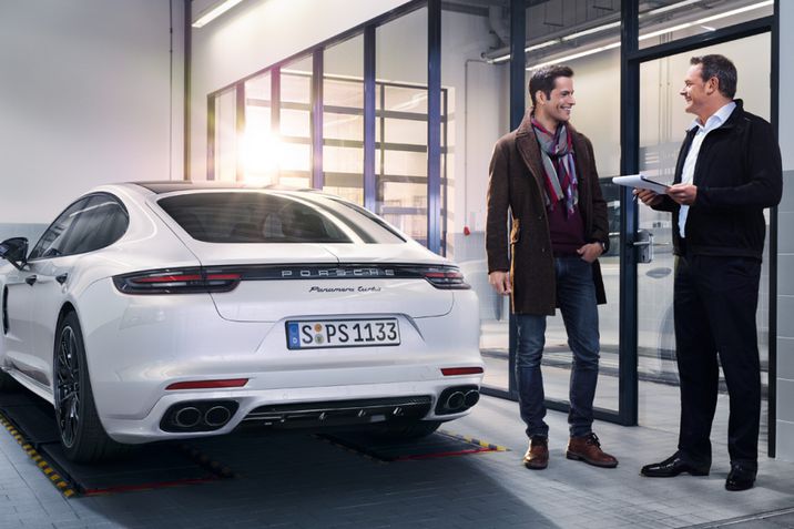 PORSCHE